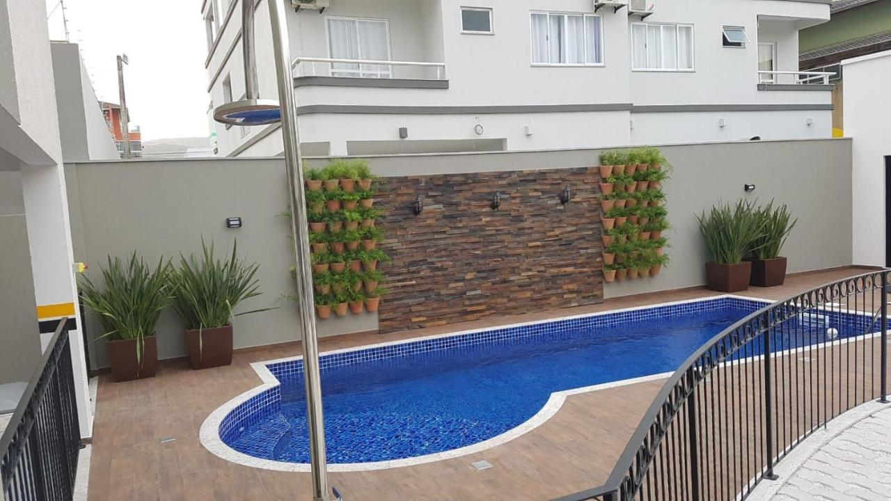 Var-101A Dpto Amplio En Condominio Cerrado Con Piscina Bombinhas Exterior photo